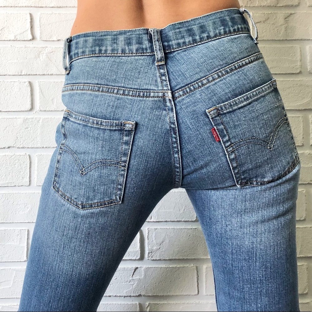 Levi’s slim ankle length mid rise blue jeans w 28